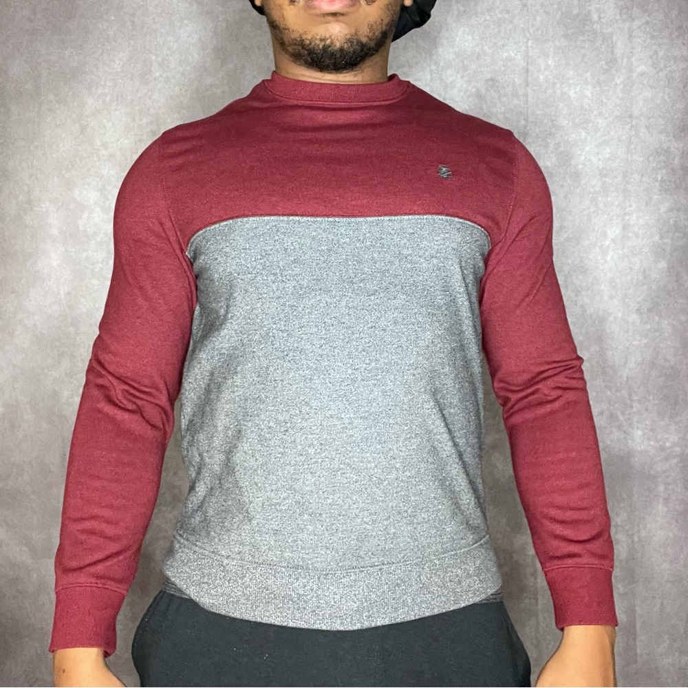 IZOD maroon stretch crew neck, S